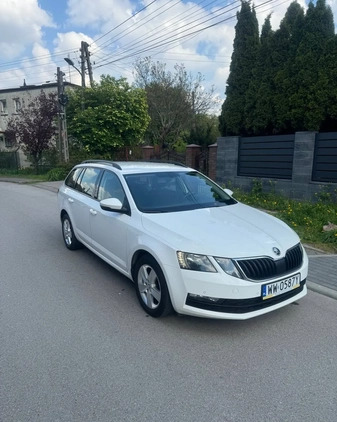 Skoda Octavia cena 40000 przebieg: 200000, rok produkcji 2019 z Warszawa małe 79